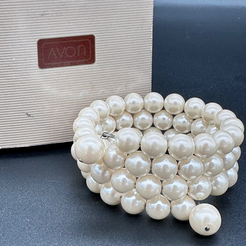 Avon Pearlesque Wrap Bracelet Cream Faux Pearl Vintage 1992 OS